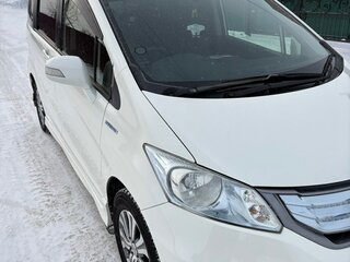 2012 Honda Freed I Рестайлинг, белый, 1150000 рублей, вид 3