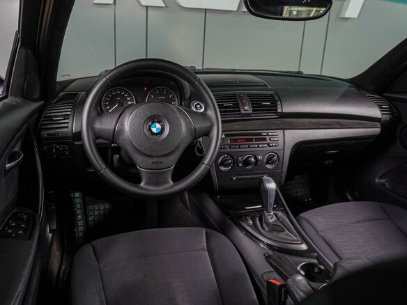 2010 BMW 1 серии 118i I (E81/E82/E87/E88) Рестайлинг, чёрный, 648000 рублей - вид 5