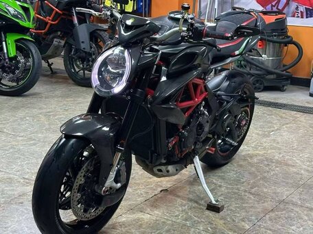 2017 MV Agusta Brutale 800, чёрный, 880000 рублей, вид 1