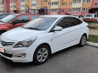 2016 Hyundai Solaris I Рестайлинг, белый, 1200000 рублей, вид 2