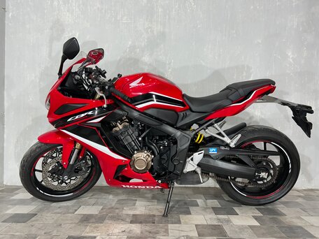 2022 Honda CBR 650R, красный, 915000 рублей, вид 2