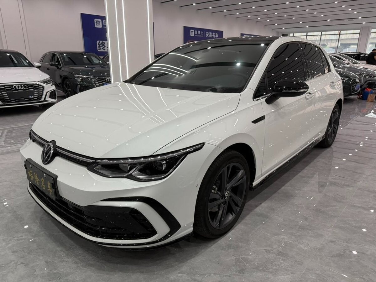 Открыть фотографии: Volkswagen Golf VIII