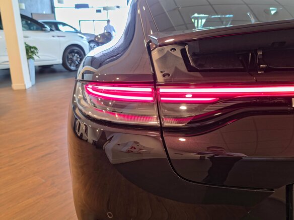 2021 Porsche Panamera 4S E-Hybrid II Рестайлинг, фиолетовый, 9900000 рублей - вид 8
