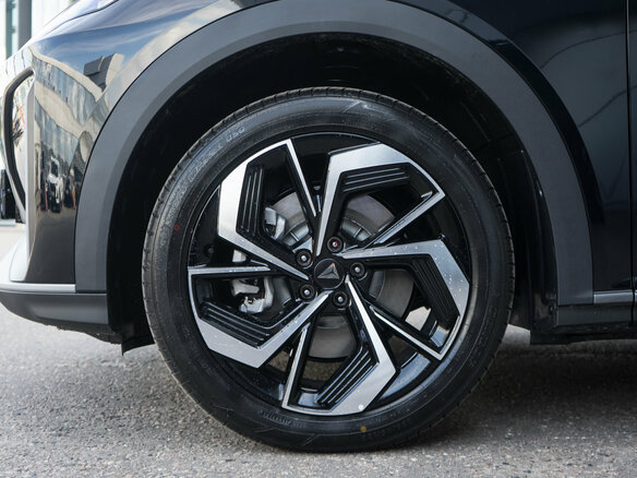 2025 Changan Deepal S07 31.73 kWh I, чёрный, 5289900 рублей - вид 9