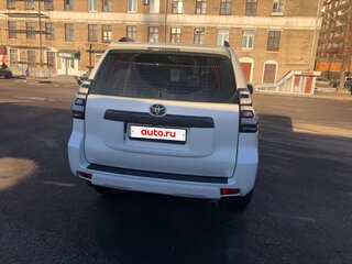 2021 Toyota Land Cruiser Prado 150 Series Рестайлинг 3, белый, 6650000 рублей, вид 4