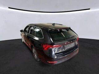 2023 Skoda Octavia IV (A8), чёрный, 1832000 рублей, вид 2