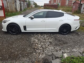 2023 Kia Stinger I Рестайлинг, белый, 3800000 рублей, вид 4