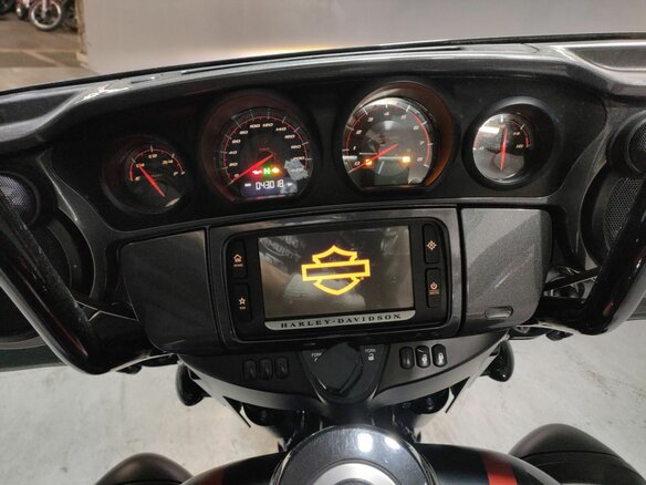 2018 Harley-Davidson CVO Road Glide, чёрный, 1873000 рублей - вид 4