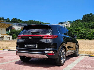2021 Kia Sportage IV Рестайлинг, чёрный, 1773027 рублей, вид 3