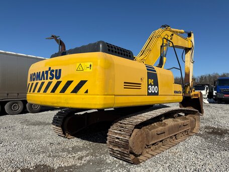 2017 Komatsu PC300, жёлтый, 7300000 рублей, вид 2