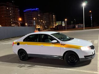 2017 Skoda Rapid I Рестайлинг, белый, 700000 рублей, вид 4