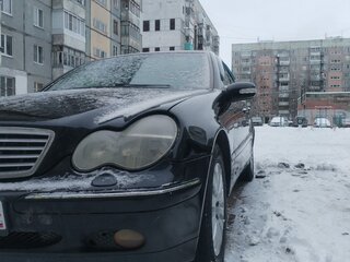 2003 Mercedes-Benz C-Класс 240 II (W203), чёрный, 400000 рублей, вид 3