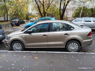 2017 Volkswagen Polo V Рестайлинг, бежевый, 1585000 рублей, вид 1