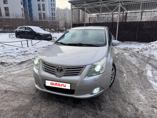 2011 Toyota Avensis III Рестайлинг, серебристый, 1199999 рублей, вид 1