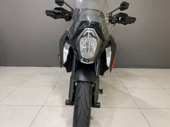 2017 KTM 1290 Super Duke GT, чёрный, 990000 рублей - вид 2