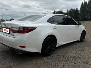 2016 Lexus ES 250 VI Рестайлинг, белый, 2550000 рублей, вид 3