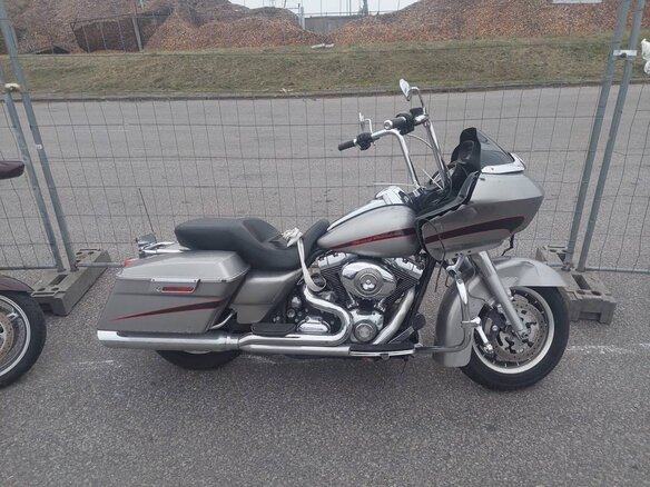 2008 Harley-Davidson CVO Road Glide, серебристый, 700000 рублей - вид 1