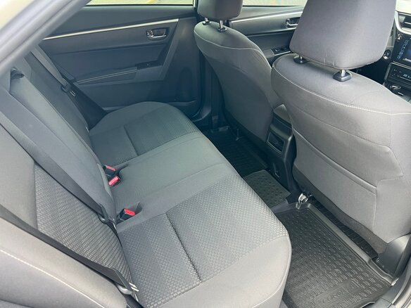 2018 Toyota Corolla XI (E160, E170, E180) Рестайлинг 1, белый - вид 33
