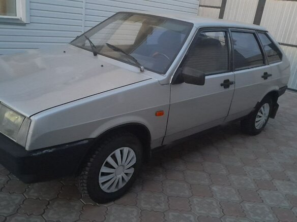 2002 Lada (ВАЗ) 21093i, серебристый, 115000 рублей