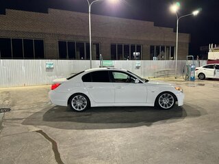 2009 BMW 5 серии 528i V (E60/E61) Рестайлинг, белый, 1340000 рублей, вид 5