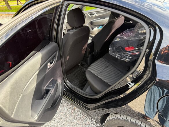 2019 Kia Rio IV, чёрный - вид 10