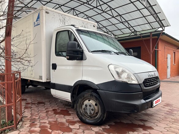 2013 Iveco Daily, белый, 2150000 рублей - вид 2