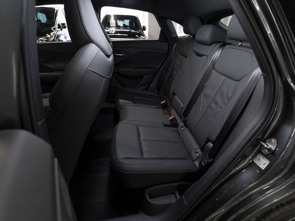 2026 Audi Q3 Sportback TFSI III (FJ), серый, 6998000 рублей - вид 13