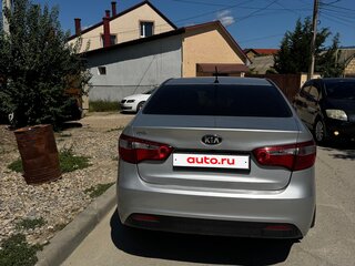 2014 Kia Rio 4-speed III, серебристый, 890000 рублей, вид 5