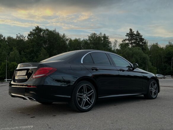 2018 Mercedes-Benz E-Класс 220 d V (W213, S213, C238), чёрный, 3100000 рублей - вид 4