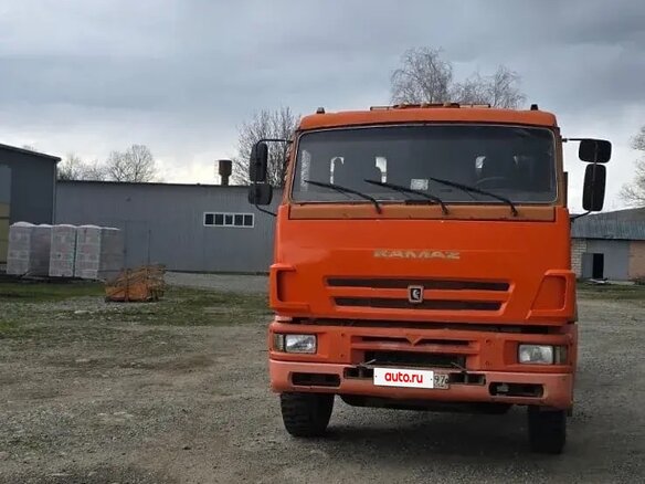 2010 КамАЗ 6520, оранжевый, 1600000 рублей