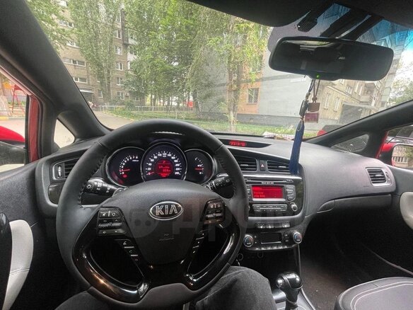 2015 Kia Ceed II, красный, 1050000 рублей - вид 2