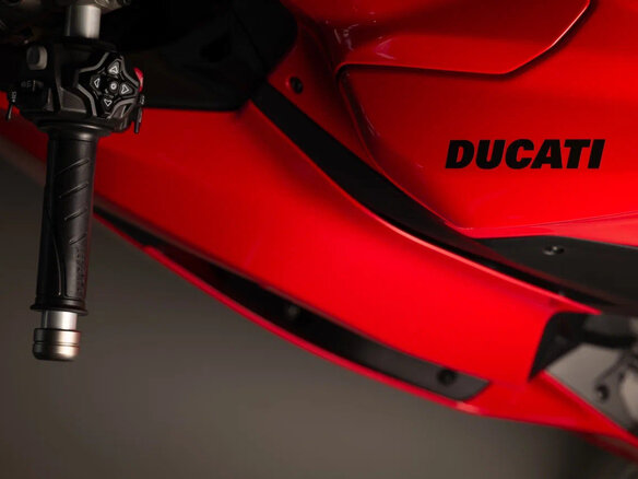 2026 Ducati Panigale V2, красный, 2350000 рублей - вид 8