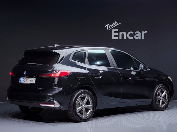 2022 BMW 2 серии Active Tourer 218d U06, чёрный, 2790000 рублей - вид 3