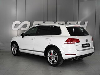 2012 Volkswagen Touareg II, белый, 2359000 рублей, вид 2