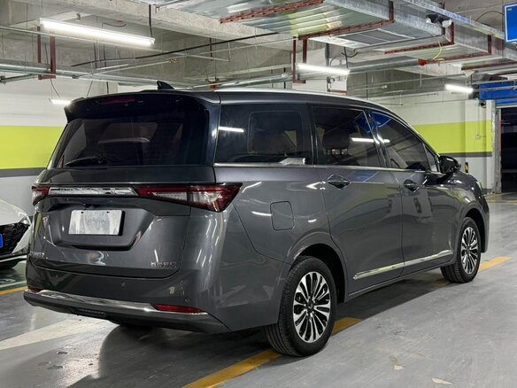 2023 Wuling Jiachen, серебристый, 1140000 рублей - вид 5