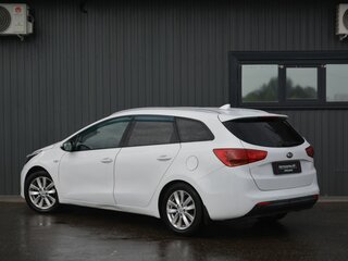 2017 Kia Ceed II Рестайлинг, белый, 749888 рублей, вид 4