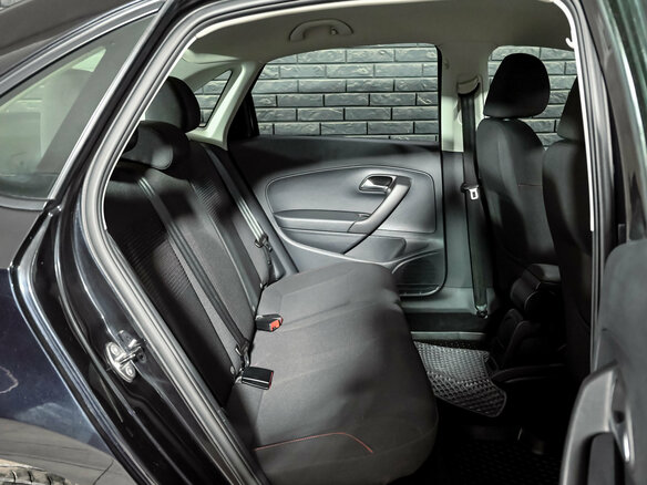 2017 Volkswagen Polo V Рестайлинг, чёрный, 1070000 рублей - вид 17