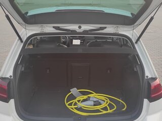 2017 Volkswagen e-Golf VII Рестайлинг, белый, 1900000 рублей, вид 2