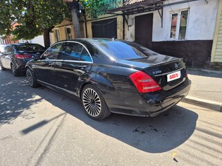 2008 Mercedes-Benz S-Класс 550 Long V (W221), чёрный, 1040000 рублей, вид 3