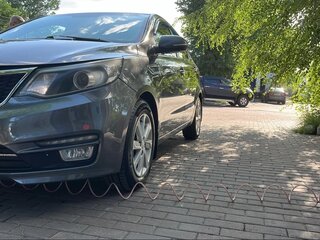 2015 Kia Rio III Рестайлинг, серый, 950000 рублей, вид 4