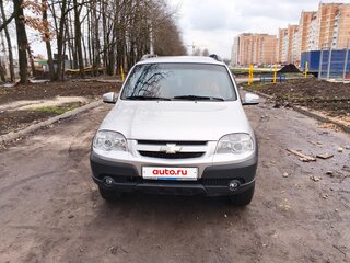 2012 Chevrolet Niva I Рестайлинг, серебристый, 520000 рублей, вид 1