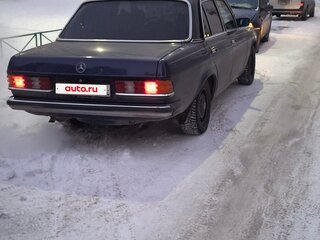 1979 Mercedes-Benz W123 250, синий, 750000 рублей, вид 3