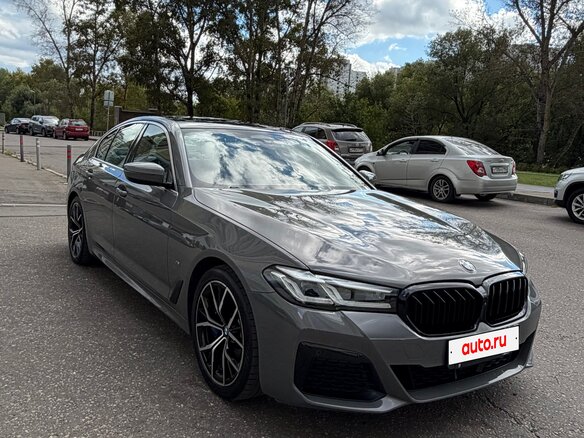 2021 BMW 5 серии 530i VII (G30/G31/G38) Рестайлинг, серый - вид 1