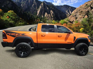 2022 Ram 1500 Crew Cab eTorque V, оранжевый, 11043513 рублей, вид 4