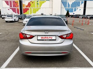 2010 Hyundai Sonata VI (YF), серый, 650000 рублей, вид 3
