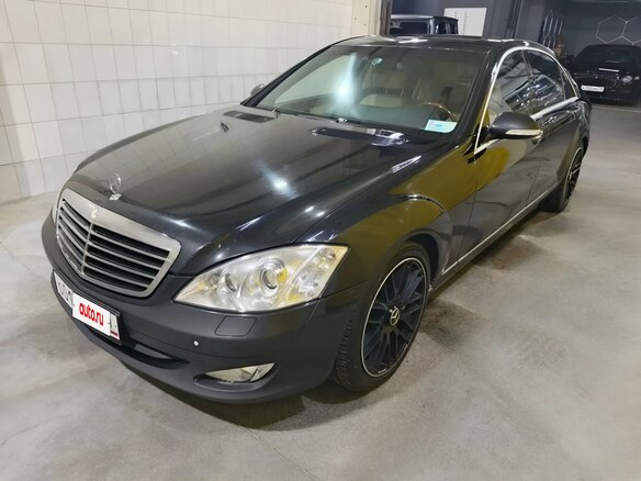 2008 Mercedes-Benz S-Класс 550 Long V (W221), чёрный, 1200000 рублей - вид 1