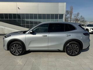 2026 Geely EX5 Гибрид EM-R, серебристый, 3829990 рублей, вид 4