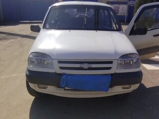 2003 Chevrolet Niva I, белый, 238000 рублей, вид 4