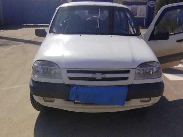 2003 Chevrolet Niva I, белый, 215000 рублей - вид 3