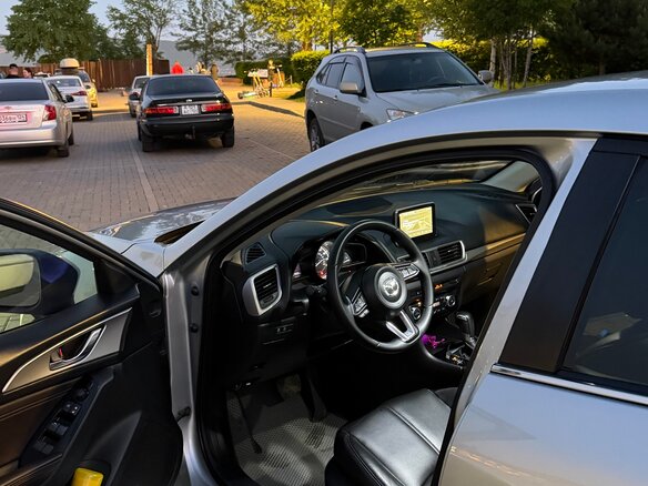 2018 Mazda 3 III (BM) Рестайлинг, серый, 1620000 рублей - вид 11